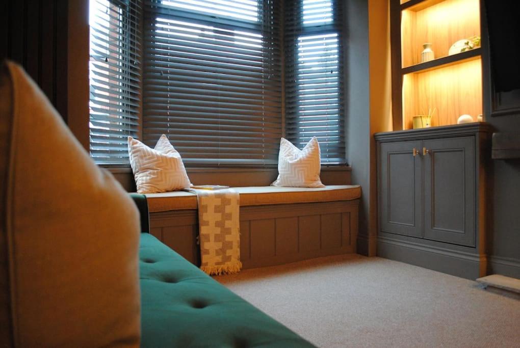 فيلا Cosy Renovated House In Warrington المظهر الخارجي الصورة